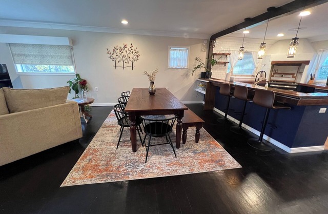 Charming 3bed-2bath home near JMU, RMH, downtown, and Massanutten ski resort
