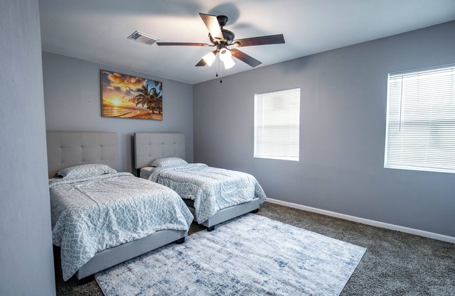Charming 4-bedroom house with WiFi and AC in peaceful Missouri City