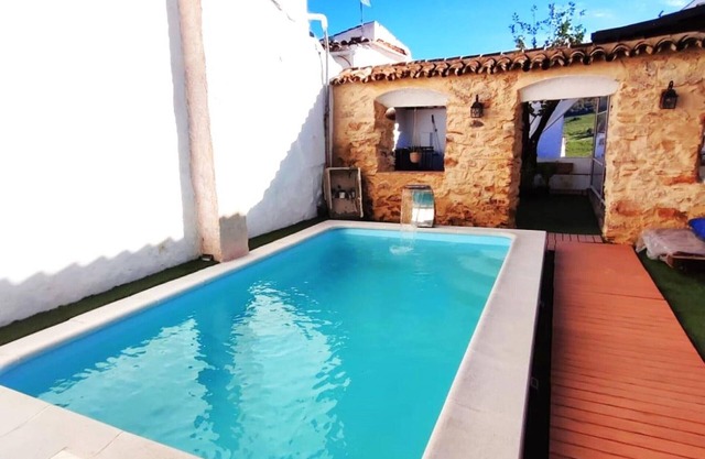 Geräumige Villa "La Pintoresca" in Benarrabá, Spanien mit Pool für bis zu 12 Personen