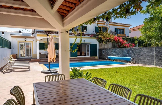 Charming 4 Bedroom House & Pool