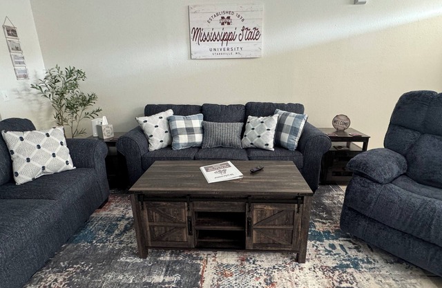 Charming 4-bedroom house with AC and WiFi in lovely Starkville
