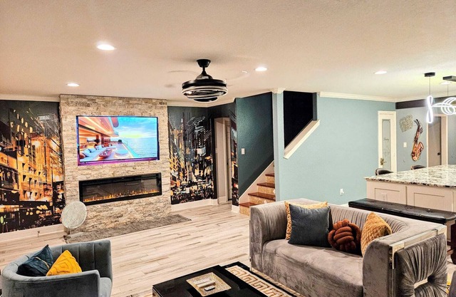 Charming 4-bedroom house with WiFi and AC in serene Rosenberg