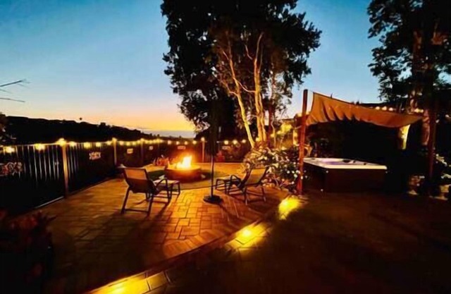 Charming 4-bedroom home w/ hot tub & canyon views