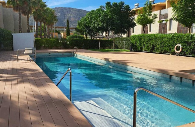 Charming 4-bedroom house with swimming pool, WiFi, AC in Oropesa del Mar