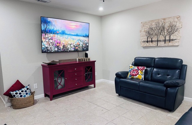 Charming 4-bedroom house with AC and WiFi in fabulous McAllen