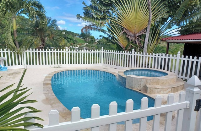 Charming 4-bedroom house with Pool, Pool table, AC and WiFi in lovely Rincon