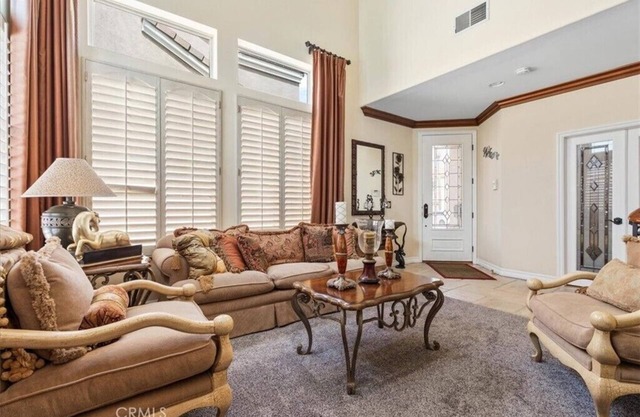 Charming 4-bedroom house with AC in Brea