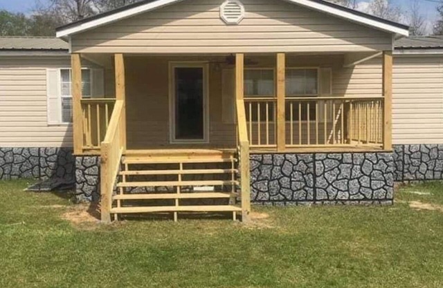 Charming 4-bedroom mobile home with AC and WiFi in delightful Butler