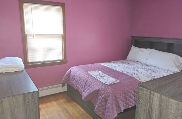Charming 4-bedroom house with AC in Charlestown