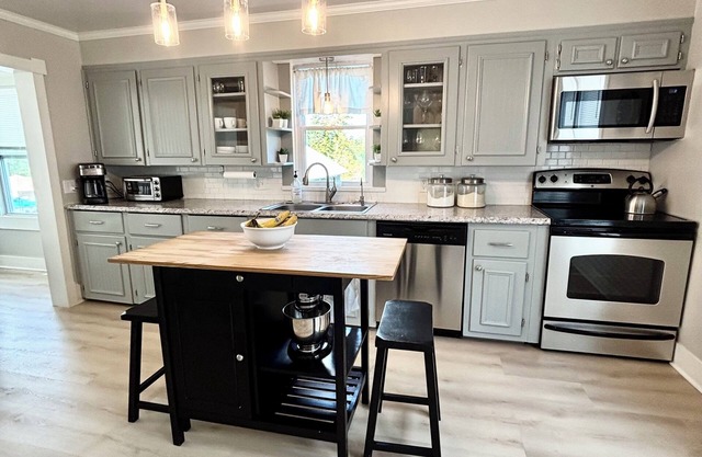 Charming 4-bedroom Home 25 Minutes from State College- Sleeps 7