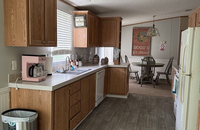 Charming 4-bedroom mobile home with AC, WiFi in amazing West Monroe