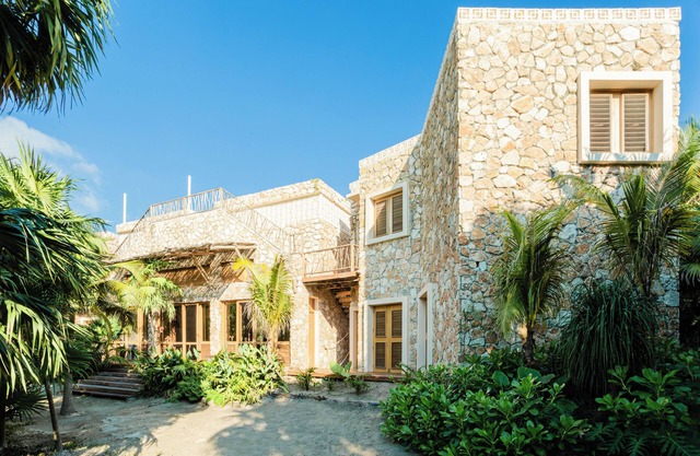 Charming 4-bedroom villa with WiFi, AC in beautiful Tulum