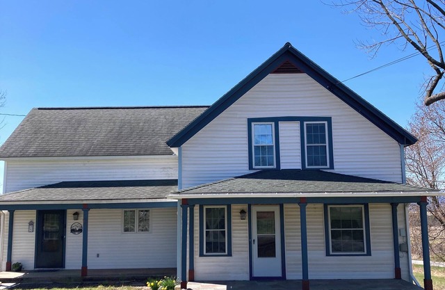 Charming 4-BR Farmhouse! Near Middlebury, Lake Champlain, Hiking, Historic Sites