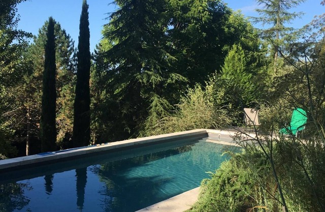 Charmantes 4 * Ferienhaus mit privatem Pool