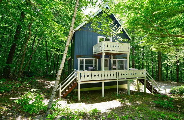 Geräumiges Eidelweiss Village House mit Feuerstelle, nahe am Strand
