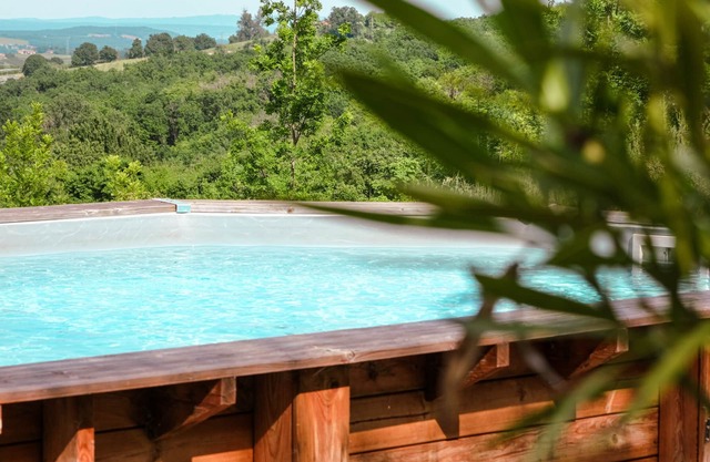 Charmantes Ferienhaus, ökologisch, mit Sauna, Schwimmbad, auf dem Land