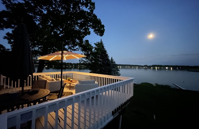 Charming 4BR/3BA Lakefront Home w/ Dock, Kayaks + Fire Pit – Ackerson Lake
