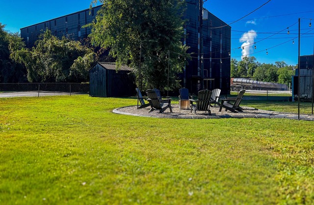 Charming 4BR w/ Fire Pit + Next to Barton 1792