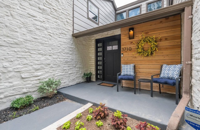 Charming 5 Bedroom w/ Self Check-In, Garage Parking & Pet Friendly