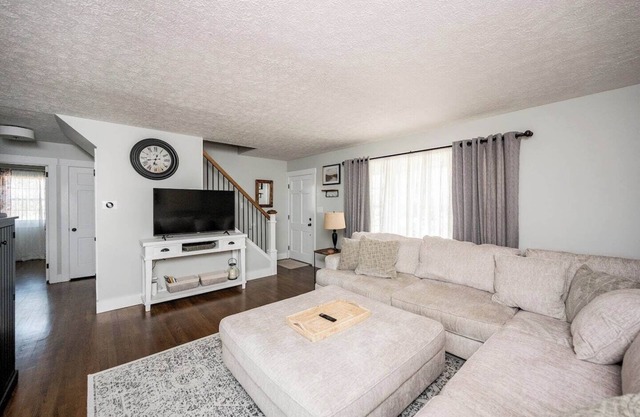 Charming 5BR | Near LU by Saydrajanes Properties
