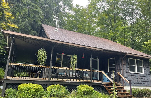 Charming Adirondack Cabin for Rent – Your Perfect Escape in the Heart of Nature