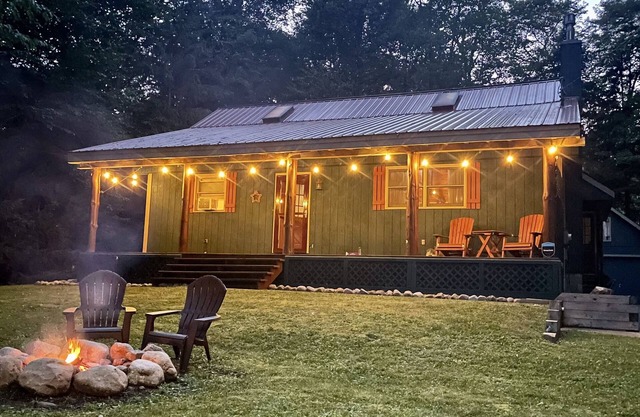 Charming ADK Retreat Walking Distance to Town and River