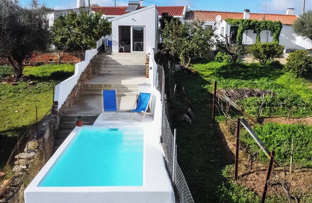 Charming Alentejo Retreat with Heated Pool – Tranquility and Comfort Await