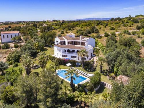 Charming Algarve Villa Villa Quinta Luz 9 Bedrooms Large Pool & Snooker Table Silves