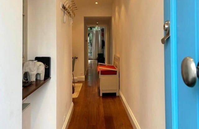 Charming and beautifully presented 2 bed house in Little Chelsea
