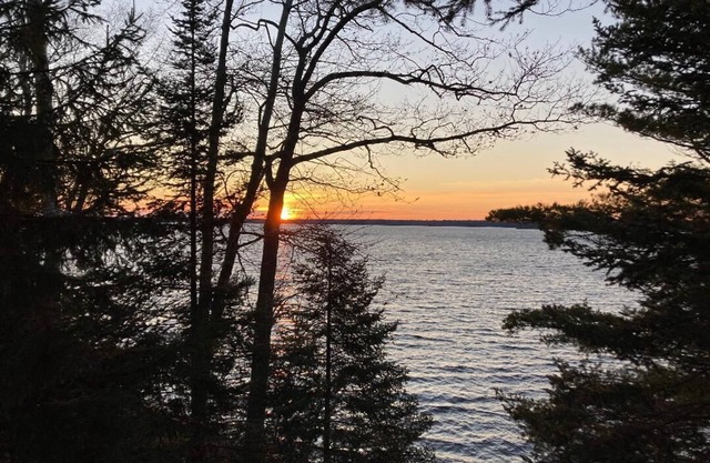 Charming and Cozy, 4-Season, Fence Lake Cottage with Beautiful Sunset View
