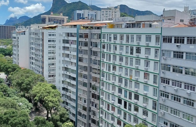 Charming and Complete Apartment 2 Bedrooms in the Heart of Flamengo.