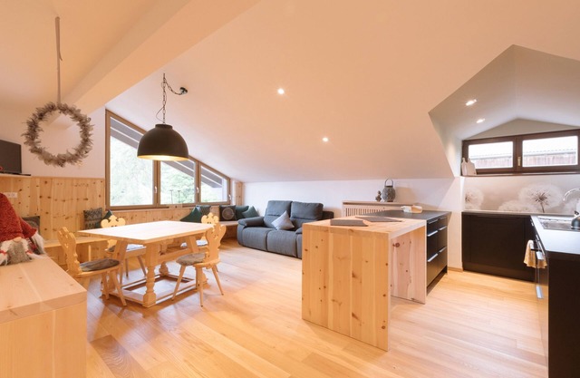 Charmante "Ferienwohnung SEA Wieserhof" mit Bergblick, Balkon, Gemeinschaftsgarten und WLAN; Parkplätze vorhanden