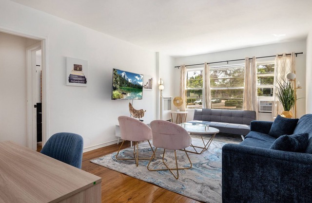 Charming and Elegant 1BR Apt. w/ Hot Tub