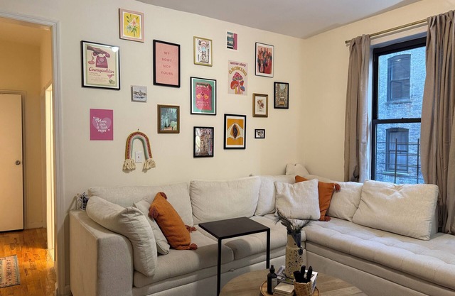 Charming and Spacious 1-bed Apartment in Manhattan with Elevator and King Sofa