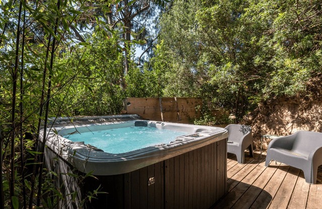 .... Gîte Nicoli 2 Whirlpool ....................................