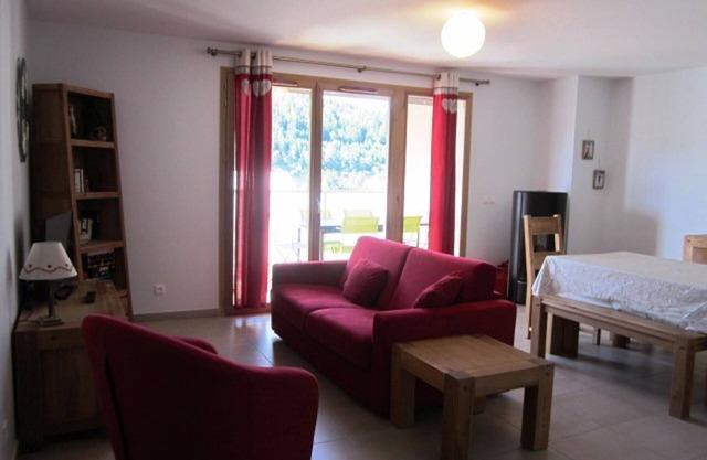 Charmante Wohnung in der Nähe des Colline des Bains Lugeparks, mit Balkon und Parkmöglichkeiten