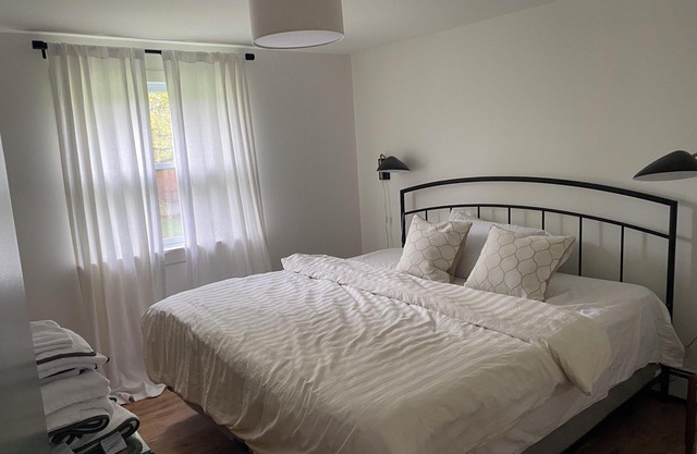 Charming apartment in fabulous Summerside with AC, WiFi
