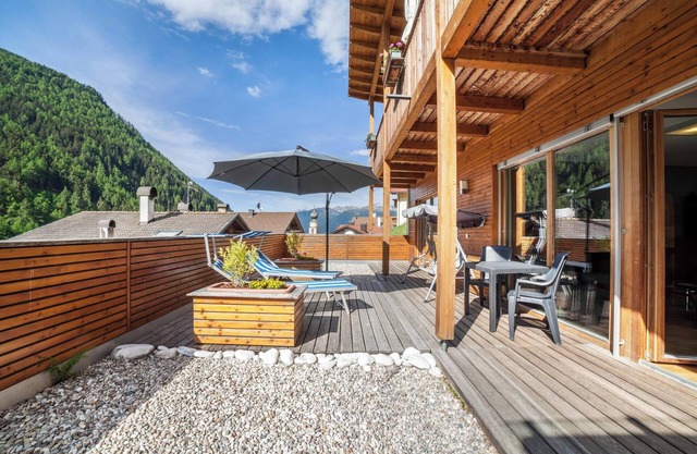 Charmante "Ferienwohnung Terrasse" mit Bergblick und Terrasse; Parkplätze vorhanden