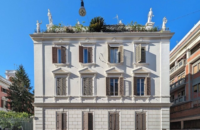 Charming apartment in a 1910s building 2 min walk from the Colosseum
