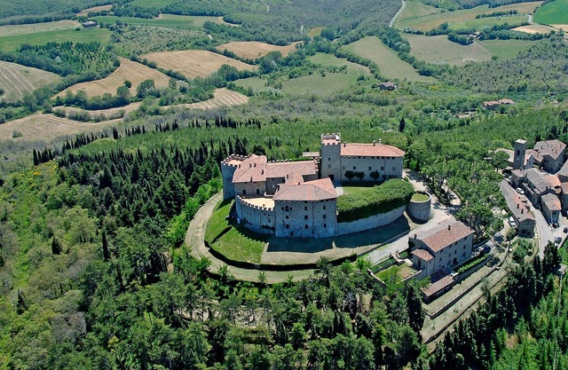 Charmante Wohnung befindet sich etwas außerhalb der Ringmauer des Castello di Montegiove.