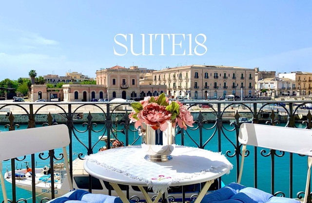 "Suite 18" charmante Haus in Ortigia mit einem spektakulären Balkon mit Blick auf das Meer.