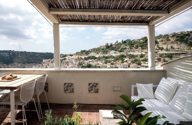 Zuflucht Charming Künstlers mit herrlichem Blick über das historische Zentrum von Modica