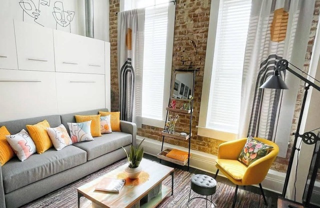 Charming ArtPad Amazing Location Downtown|Walkable