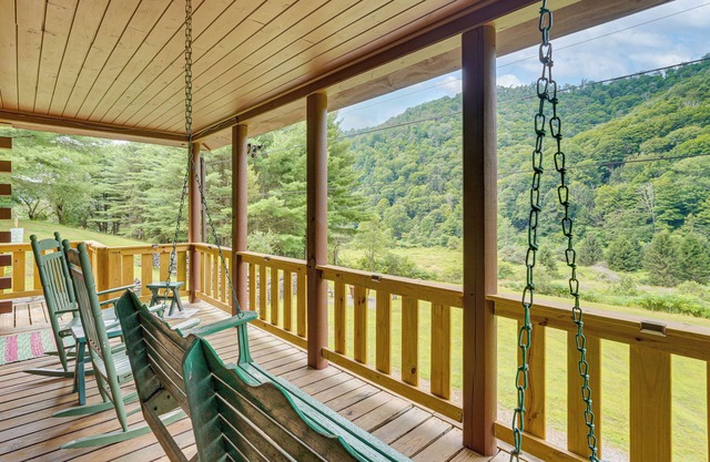 Charming Austin Cabin on 96 Acres of Land!