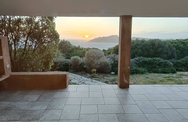Villa mit Meerblick, großer Privatgarten, Meerblick u. schönen Sonnenuntergängen