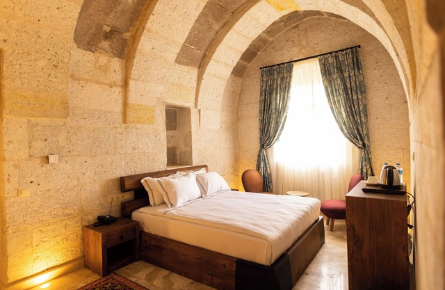 Charming Balloon view Premium Cave Suite with Bathtub 107