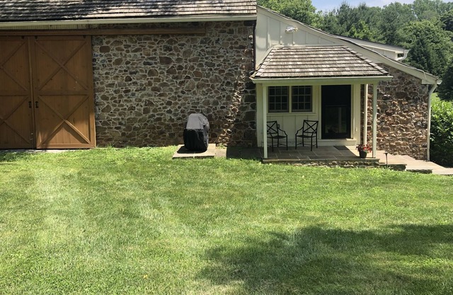Charming barn apartment in Radnor Hunt