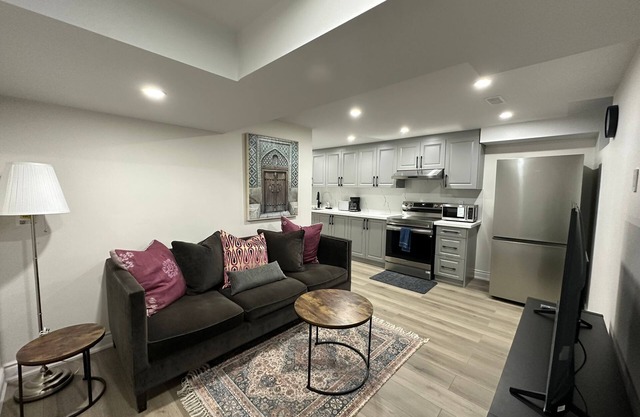 Charming Basement Apartment with Free Parking
