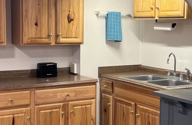 Charming Basement apartment! Great for Families.