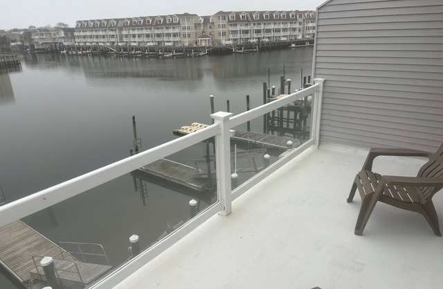 Charming Bayfront 2-bedroom townhome in Atlantic City with AMAZING VIEWS!!
